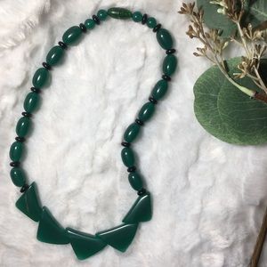 VINTAGE 1960S LUCITE EMERALD GEOMETRIC NECKLACE